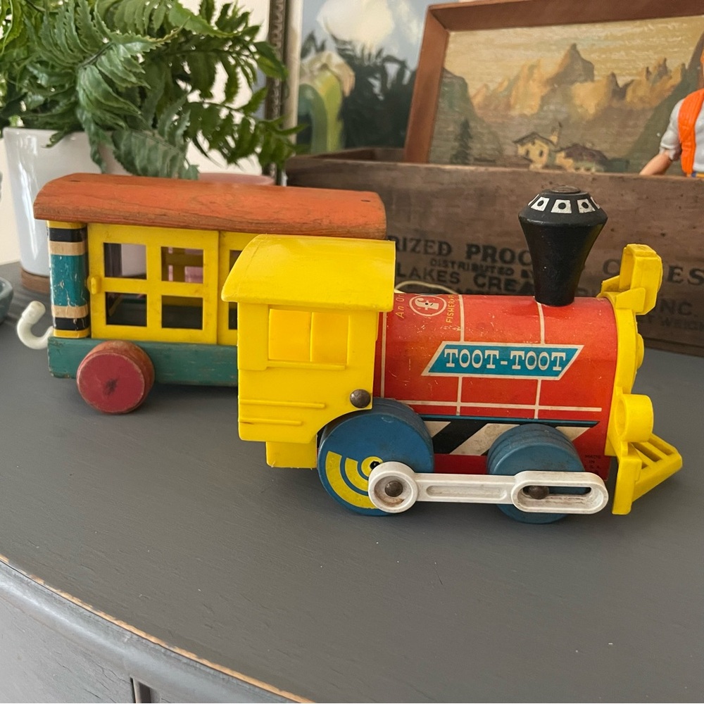 Vintage 1964 Fisher-Price Toot-Toot Train & Huffy Puffy Caboose❤️